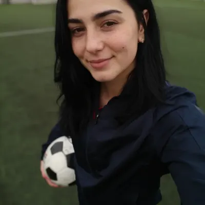 Натия, 28